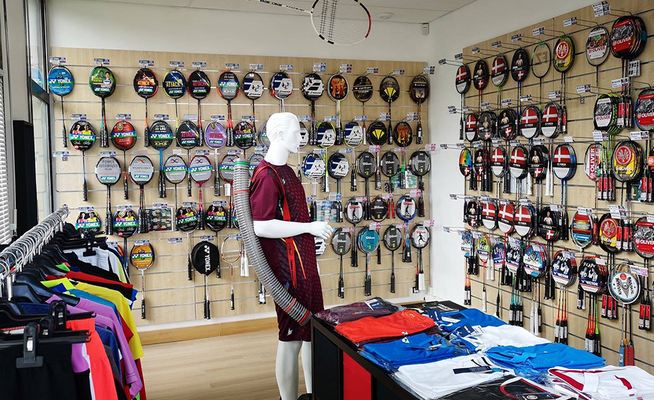 Le magasin +2Bad spécialiste badminton à Rennes, Cesson-Sévigné