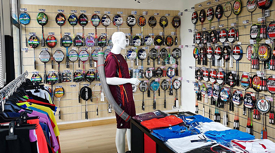 Le magasin +2Bad spécialiste badminton à Rennes, Cesson-Sévigné